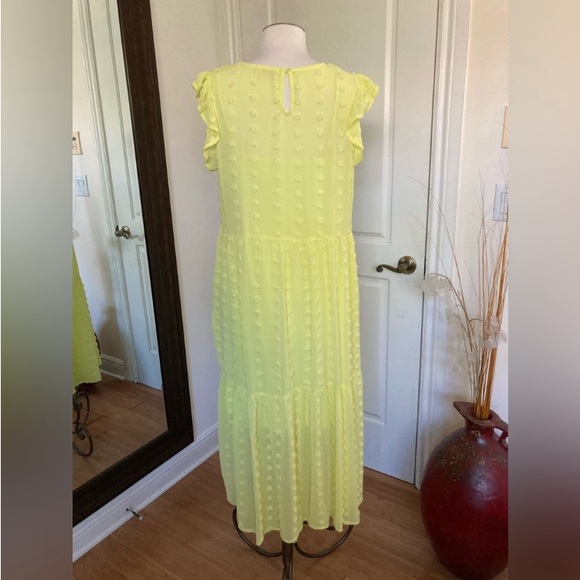 SO® Pom Pom textured Flutter Sleeve Tiered Midi Dress - Picture 11 of 15